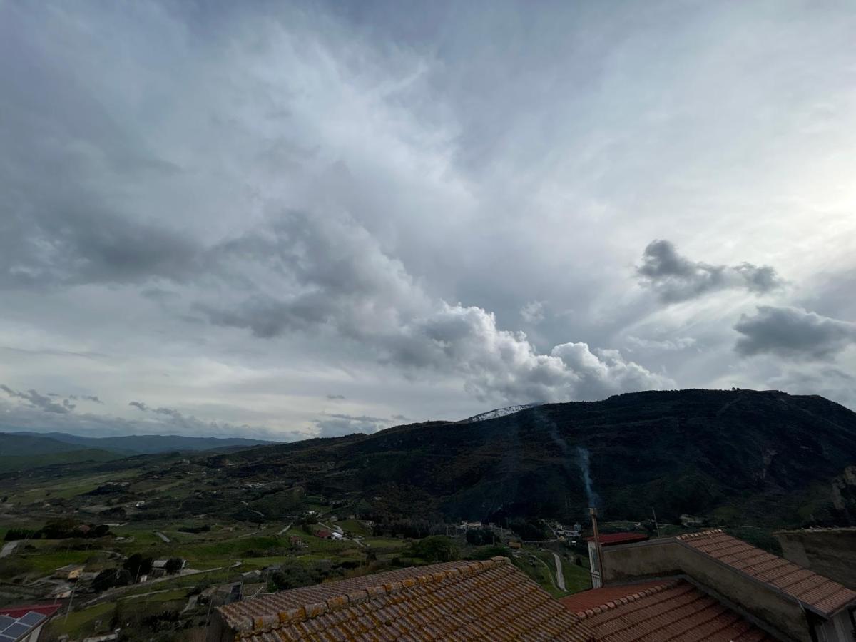 Casa Paradiso Castronuovo di Sicilia Exterior foto